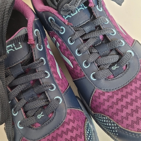 Kuru Women's Quantum Structured Stability Everyday Walking Sneaker - 7.5 Wide - Picture 10 of 15